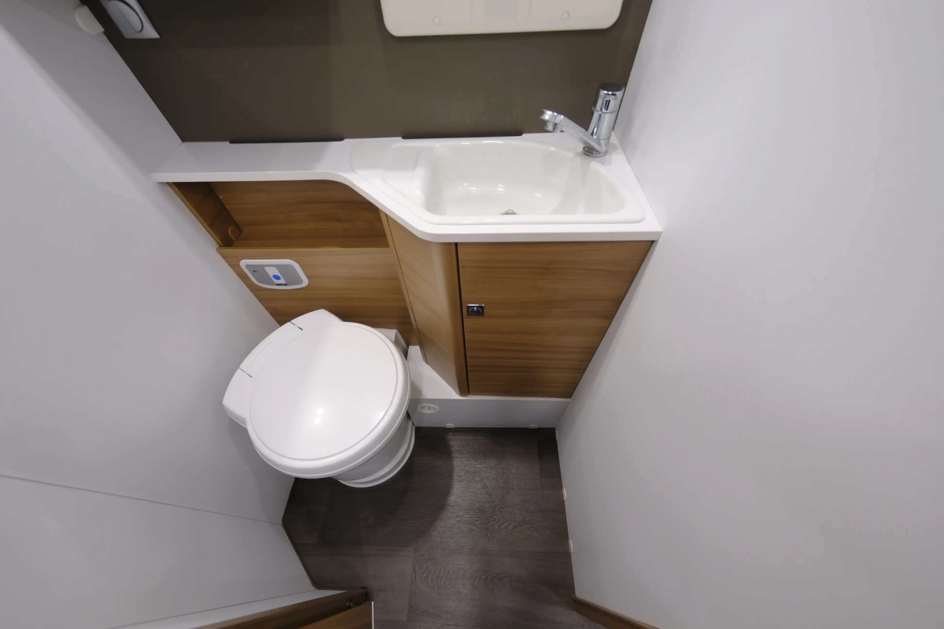 ADRIA Matrix M 670 SL